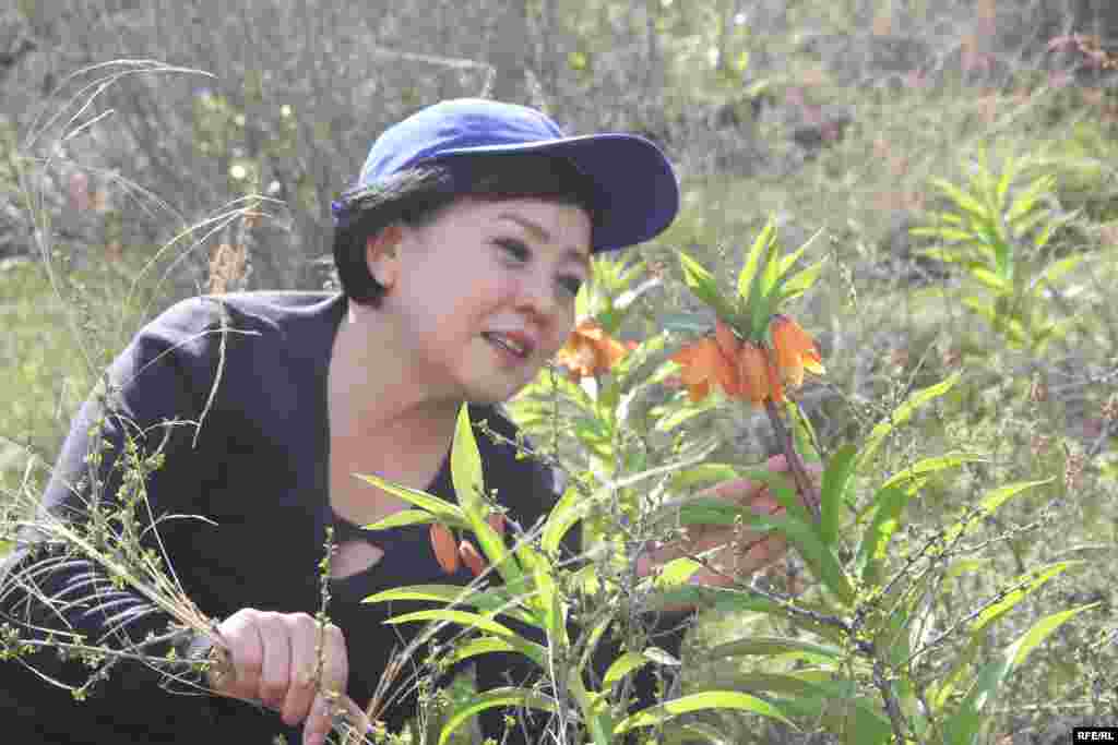 Бюбюкан любила жизнь во всех ее проявлениях. Память о ней останется в наших сердцах навсегда. Мы запомним ее прекрасной женщиной с доброй и отзывчивой душой, настоящим другом, профессионалом своего дела и неутомимым тружеником.&nbsp;