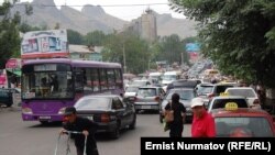 Оштун борбордук көчөлөрүнүн бири, 22-июнь.