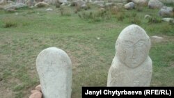 Байыркынын балбал таштары. Бурана шаар чалдыбары (мурдагы Баласагын шаарынын орду). 16.5.2011.