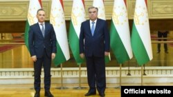 Германиянын тышкы иштер министри Хайко Маас Тажикстандын президенти Эмомали Рахмон менен Дүйшөмбү шаарында, 30-август, 2021-жыл. 