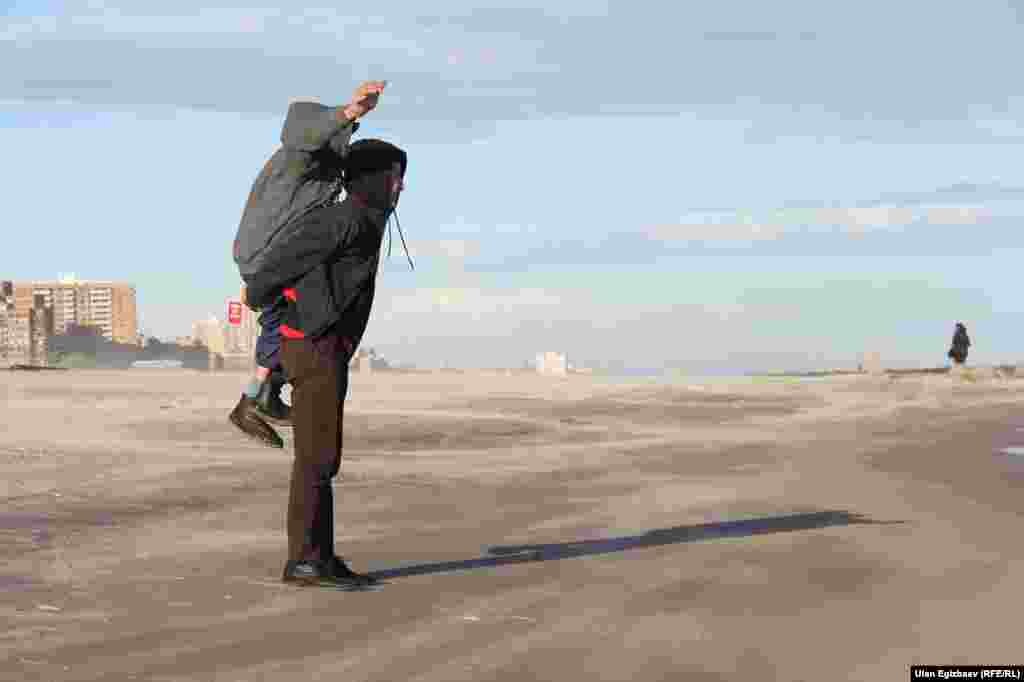 &ldquo;Кыял&rdquo; тасмасында Нарын облусунун&nbsp;Кочкор районунун тургуну, тубаса майып Нургазынын тагдыры сүрөттөлгөн.