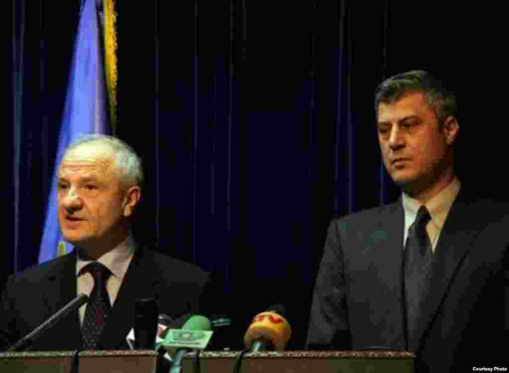 Liderët kosovarë kundërshtojnë planin 6-pikësh të OKB-së për shtrirjen e EULEX-it, 10 Nëntor 2008.