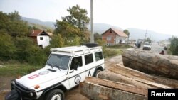 Barikade u selu Zupče, oktobar 2011.