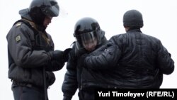 В аппарат уполномоченного по правам человека в Северной Осетии в текущем году поступило более 400 жалоб граждан на противоправные действия со стороны сотрудников правоохранительных органов