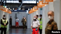 Një qendër e vaksinimit kundër koronavirusit në Berlin të Gjermanisë.