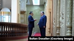 Садыр Жапаров менен Эмомали Рахмон.