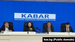 Эки мекеменин Аида Чодулова жана Кылычбек Асеков баштаган жетекчилери. 23-сентябрь, 2025-жыл.