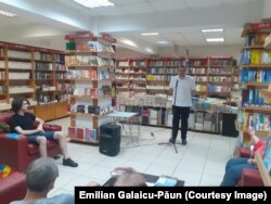 Istoricul și deputatul PAS Virgil Pâslariuc, la lansarea volumului „Republica Moldova la răscruce de lumi”, de Josette DURRIEU şi Florent PARMENTIER, Cartier, 2021, 24 iunie 2021