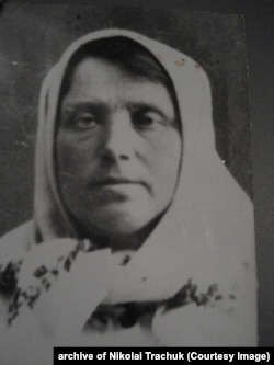 Емілія Молотай