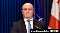 Телеканал «Рустави 2» заинтересовался происхождением имущества высокопоставленных чиновников от «Грузинской мечты». Среди них министр обороны Леван Изория