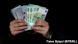 Fotografi ilustruese. 