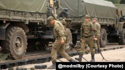 Soldații ruși participanți la exercițiile militare „Zapad-2025”, în Belarus. 