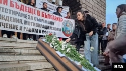 „Удобно се правят на ударени“. Ще стигнат ли пари до младите лекари