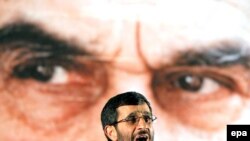 محمود احمدی نژاد در آغاز دوران ریاست جمهوری خود خواستار محو اسراییل از نقشه خاورمیانه شده بود