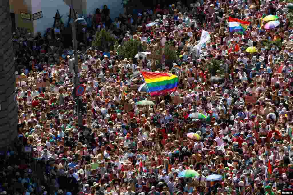Прайд в Будапеште, Венгрия, 28 июня 2025 года. REUTERS/Bernadett Szabo