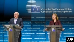 Віце-прем'єр України, міністр економіки Степан Кубів і Верховний представник Євросоюзу з закордонних справ і політики безпеки Федеріка Моґеріні, 19 грудня 2016 року