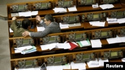 Депутати під час засідання Верховної Ради. 16 лютого 2016 року