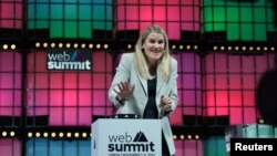 Frances Haugen govori na otvaranju Web Summit konferencije u Lisabonu, 1. novembar 2021. 