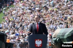 Кароль Навроцький під час військового параду, Варшава, 2025 рік