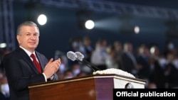 Shavkat Mirziyoyev elnök a függetlenség napi ünnepségen Taskentben 2021. szeptember 1-jén