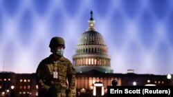 Garda Națională păzește clădirea Congresului american unde va începe procedura de impeachment împotriva președintelui Donald Trump, 12 ianuarie 2021