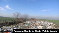 Groapă ilegală de gunoi de la marginea Bucureștiului