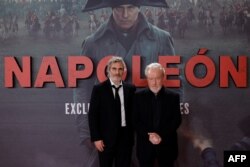 ریدلی اسکات (راست) و واکین فینیکس