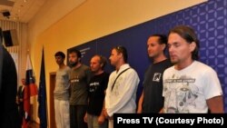 شش تبعه اسلواکی که پیشتر آزاد شده بودند