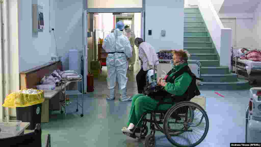 La Institutul &bdquo;Marius Nasta&quot;, din 95 de pacienți internați joi în secția Covid, 80 aveau o formă severă a bolii.