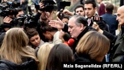 Оглашение приговора было прервано: между присутствующими в зале суда родственниками сторон произошла небольшая стычка