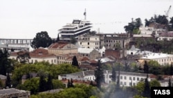 Судебное заседание было выездным и проходило в здании Министерства внутренних дел, и, в отличие от предыдущих процессов, было открытым