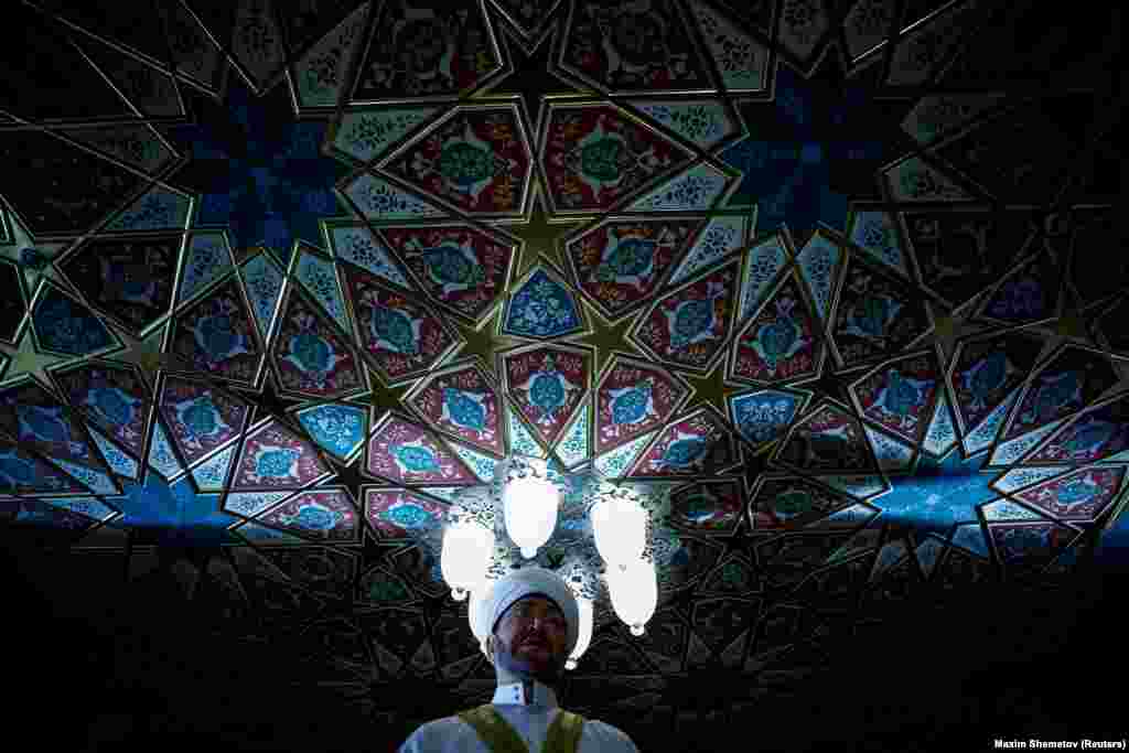 Мюфтия Равил Гайнутдин, председател на Централния духовен съвет на мюсюлманите, по време на обръщение към вярващите по време на тържествата в Москва.