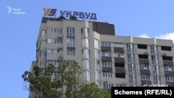 Дружина Ігоря Орлова, Наталія, у 2017 році стала власницею квартири в ЖК «Верховина». Забудовник – «Укрбуд девелопмент» з орбіти Максима Микитася