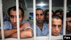 از نگاه علمی فرد معتاد بیمار است، اعتیاد به ماده‌ای دارد که باید با درمان برطرف شود، نه به زور