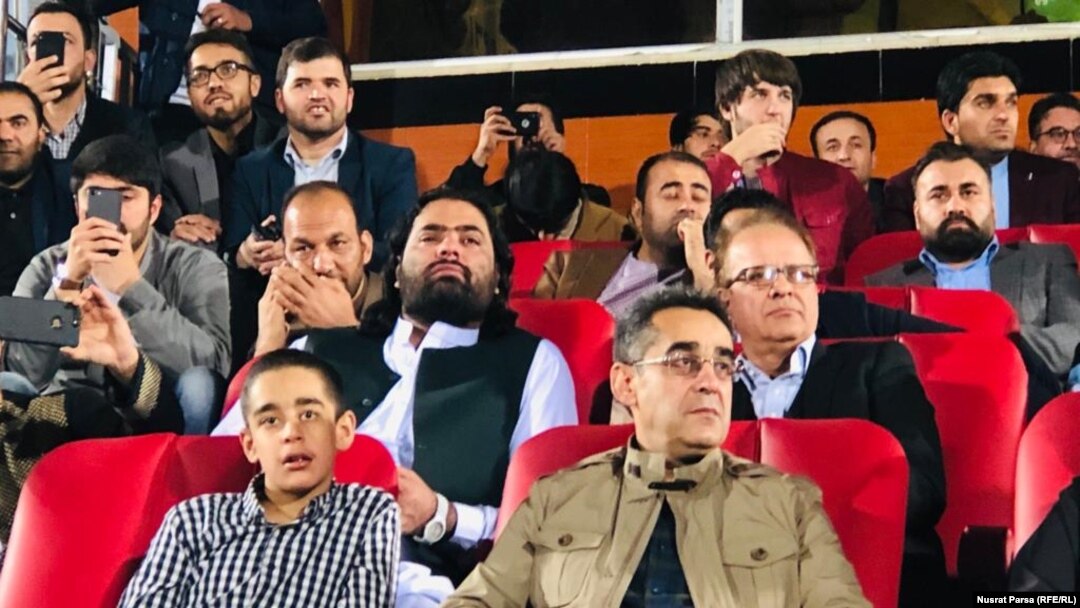 سرپرست وزارت صحت عامه افغانستان در استدیوم فوتبال در کابل