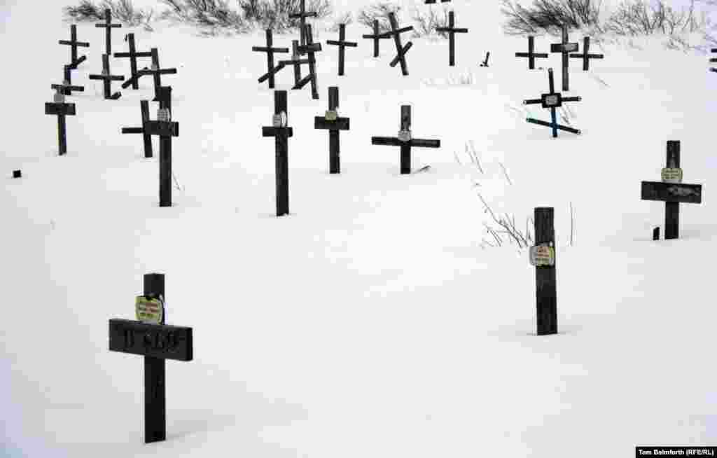 Кладовище жертв ГУЛАГу у Воркуті. Могили позначали лише номерами.