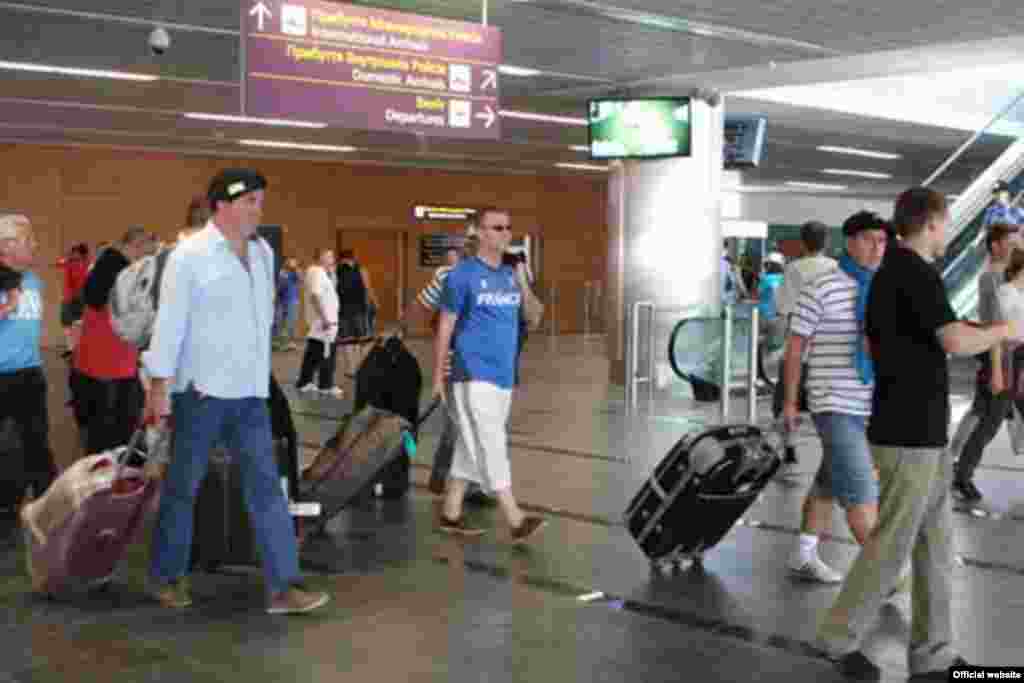 Аеропорт зустрічає гостей ЄВРО