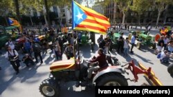 Мітинг на підтримку відділення Каталонії. Барселона, 10 жовтня 2017 року