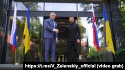 Володимир Зеленський (праворуч) і Роберт Фіцо зустрілися в Ужгороді 5 вересня