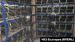 Разследващите са октрили над 500 устройства за "копаене" на криптовалута 