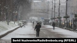 В Україні, станом на 13.00, через негоду залишаються знеструмленими 1638 населених пунктів у 17 областях