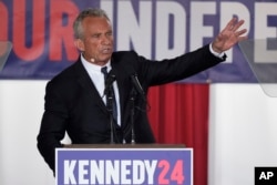 Robert F. Kennedy, Jr. tokom govora u Independence Mall-u, u ponedjeljak, 9. oktobra 2023., u Filadelfiji.