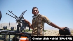 Серйозні занепокоєння щодо подій у Афганістані (на фото: афганський солдат) повертаються в Центральну Азію. Більш ніж 20 років тому почуття паніки розповсюджувалося регіоном, і чимало поточних подій нагадують ті часи