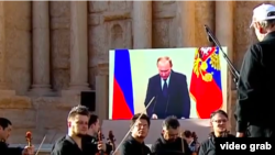 Joi la concertul de la Palmyra...