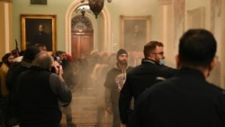 Сторонники Дональда Трампа в здании Конгресса США.