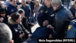 თბილისის მეტროში ჭერი ჩამოინგრა