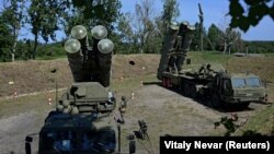 Орусиянын С-400 зениттик ракеталык комплекстери.