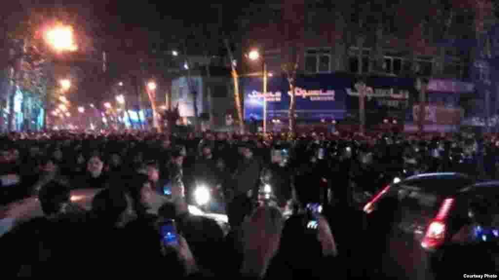 Рашт қаласындағы наразылық.