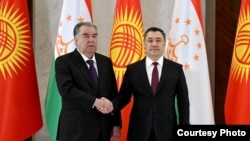 Тажикстандын президенти Эмомали Рахмон менен Кыргызстандын президенти Садыр Жапаров
