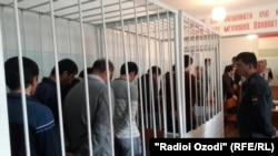 Ин ҳашт нафарро моҳи октябри соли гузашта барои пайравӣ ба гурӯҳи ба ном "Давлати исломӣ" дар Қубодиён ба зиндон маҳкум карданд.